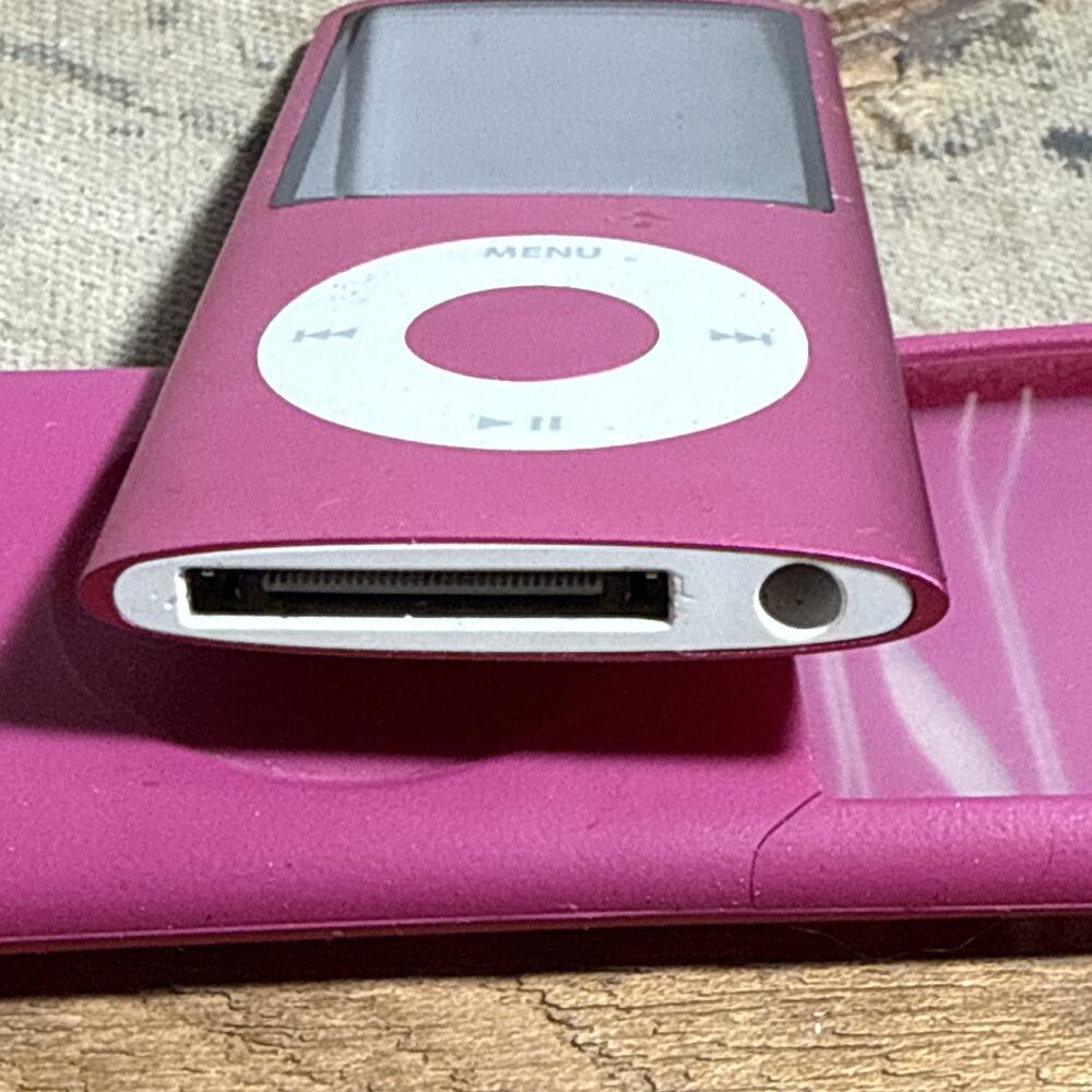 Apple iPod nano 4th Gen 8GB Pink Media Player Dock Connector A1285 - UNTESTED - Picture 4 of 4